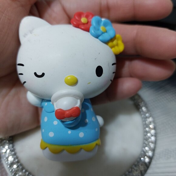 POP MART Super Cute Rare Hello Kitty Toy Figurine - Picture 8 of 10